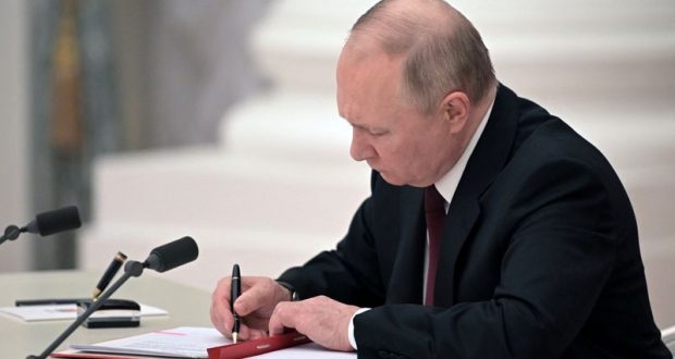 Putin reconhece independência de regiões rebeldes da Ucrânia
21/02/2022
Sputnik/Alexey Nikolsky/Kremlin via REUTERS